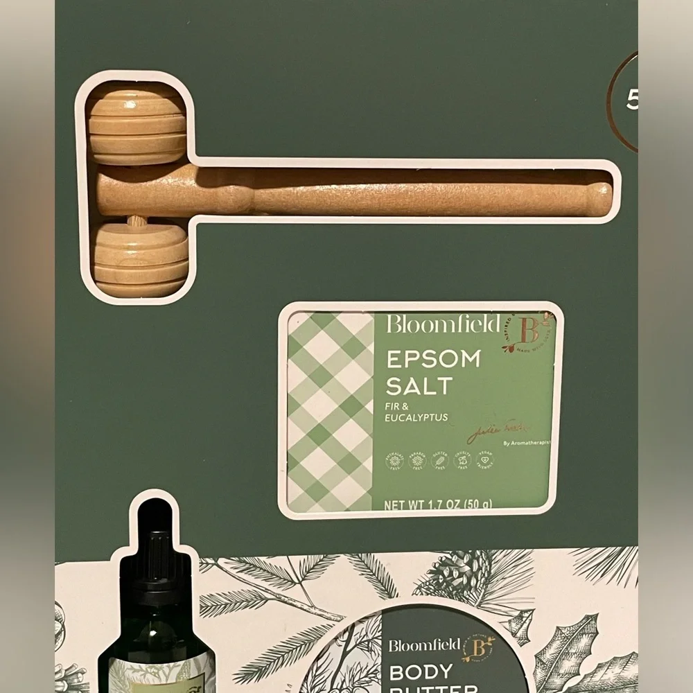 Bloomfield Fir & Eucalyptus 5-Piece Relaxing Body Collection Set - Picture 9 of 11